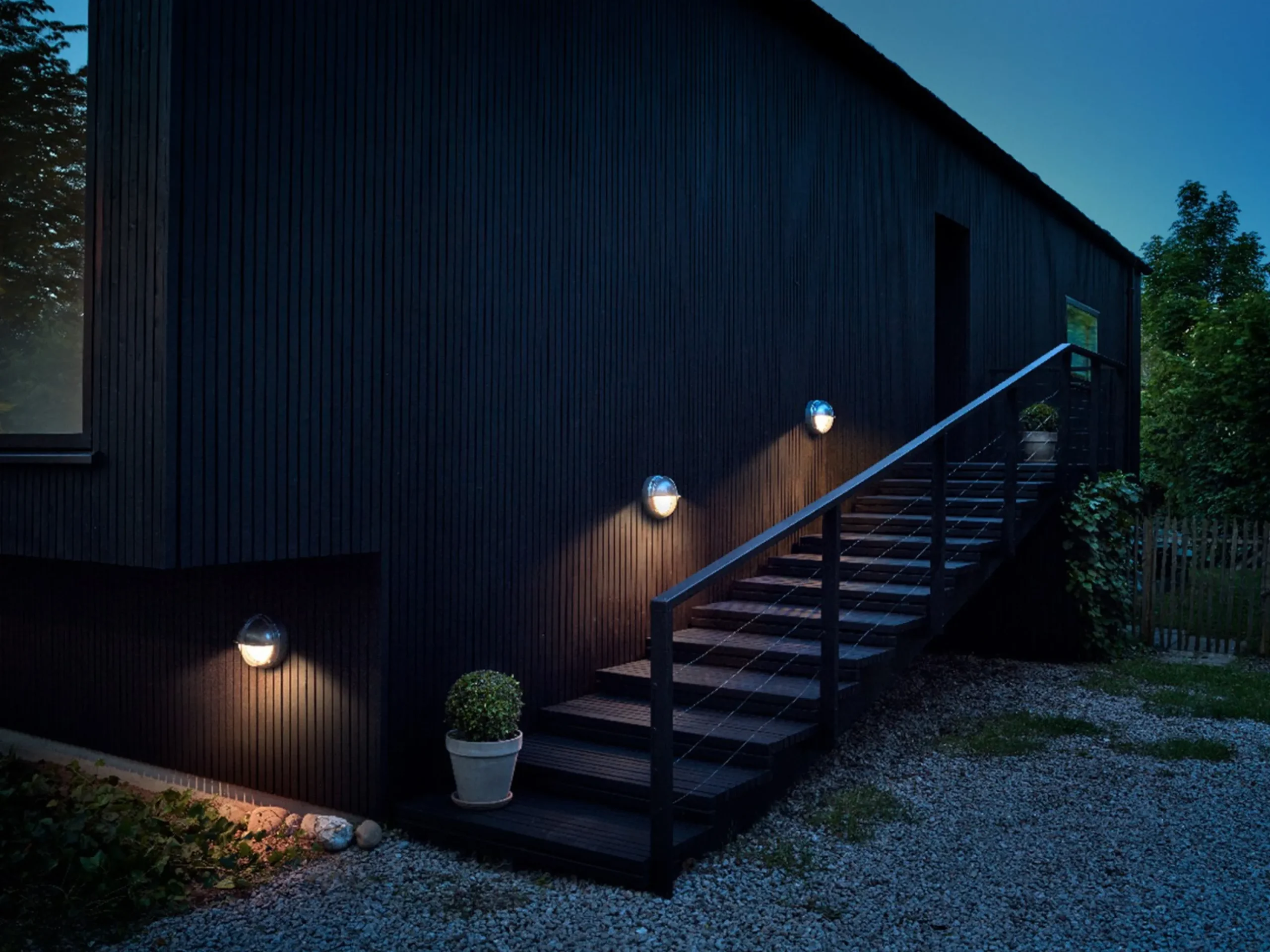 Louis Poulsen Außenleuchten>Außenleuchte Skot Halbabschirmung Opal Aluminiumfarben